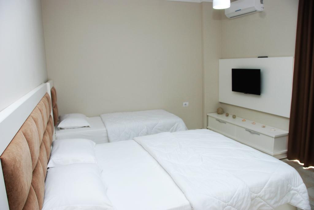 Hotel Mare Ksamil Exterior photo